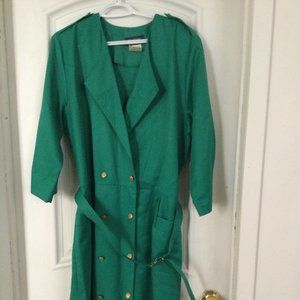 Bay Club green long jacket dress trench coat Green buttons and belt size 20.5